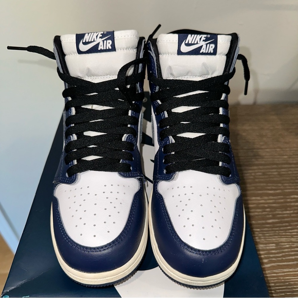 The "Jordan 1 Retro High OG Midnight Navy" is a high-top-Size 6.5
